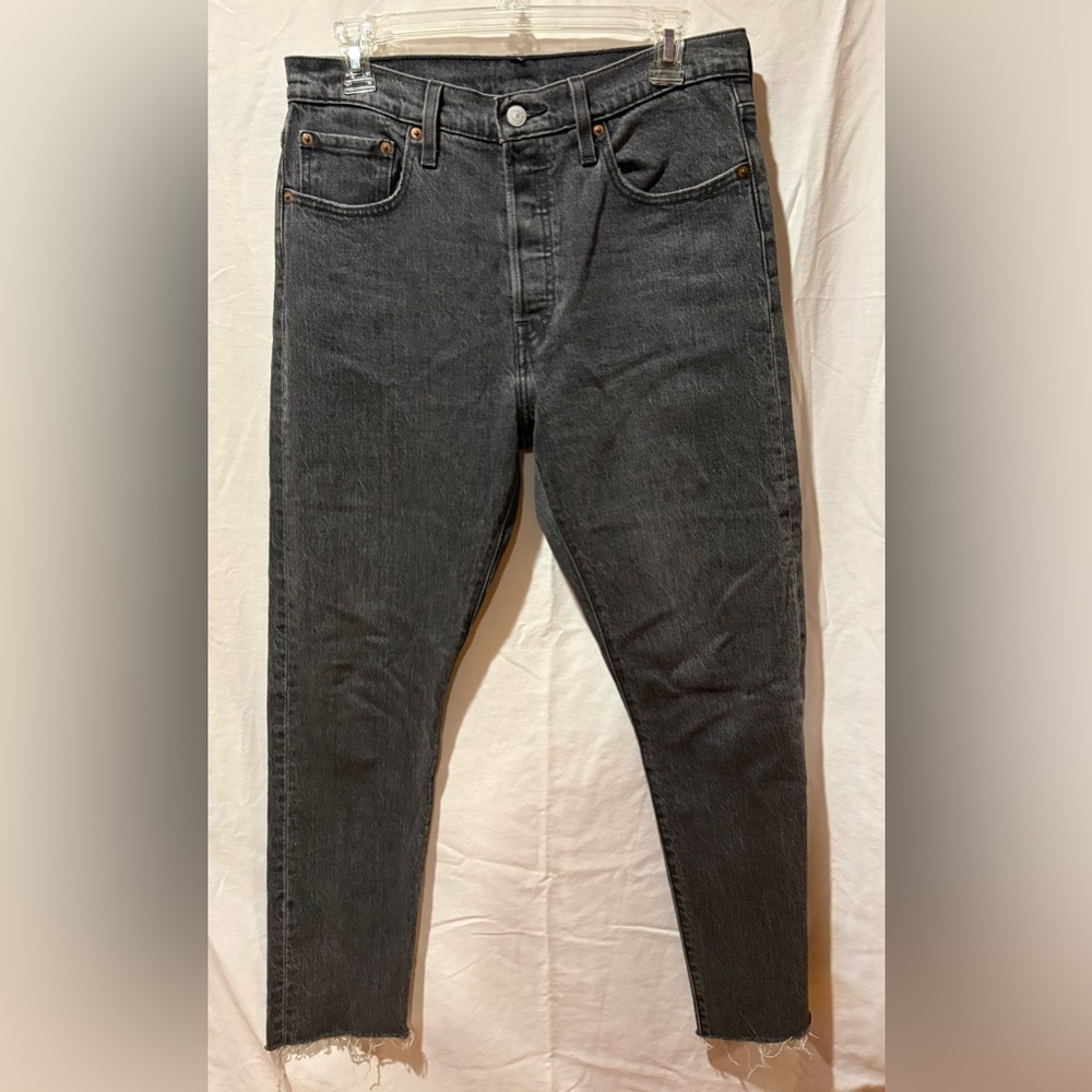 Levi’s 501 High waist button fly straight leg raw hem women’s jeans size 29
